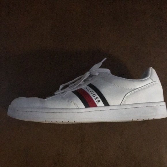 I am Selling new Tommy Hilfiger shoes for cheap - Picture 6 of 11